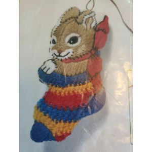 vintage 1981 sunset stitchery somebunny's christmas #134.           N4